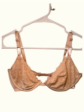 Victoria's Secret Beige Lace Underwire Bra